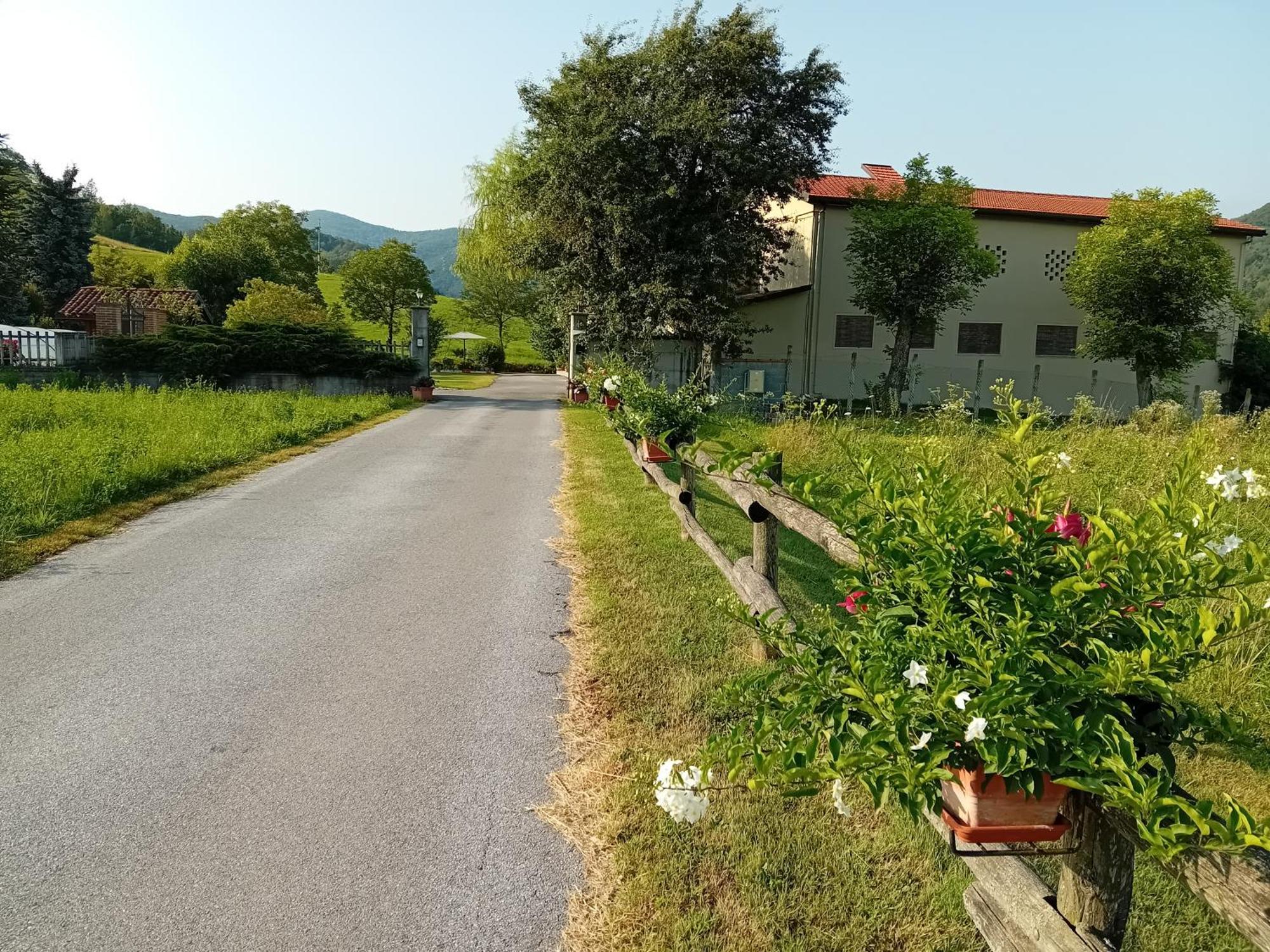 L'Isola Dla Cerrea Bed & Breakfast Mombasiglio Exterior photo