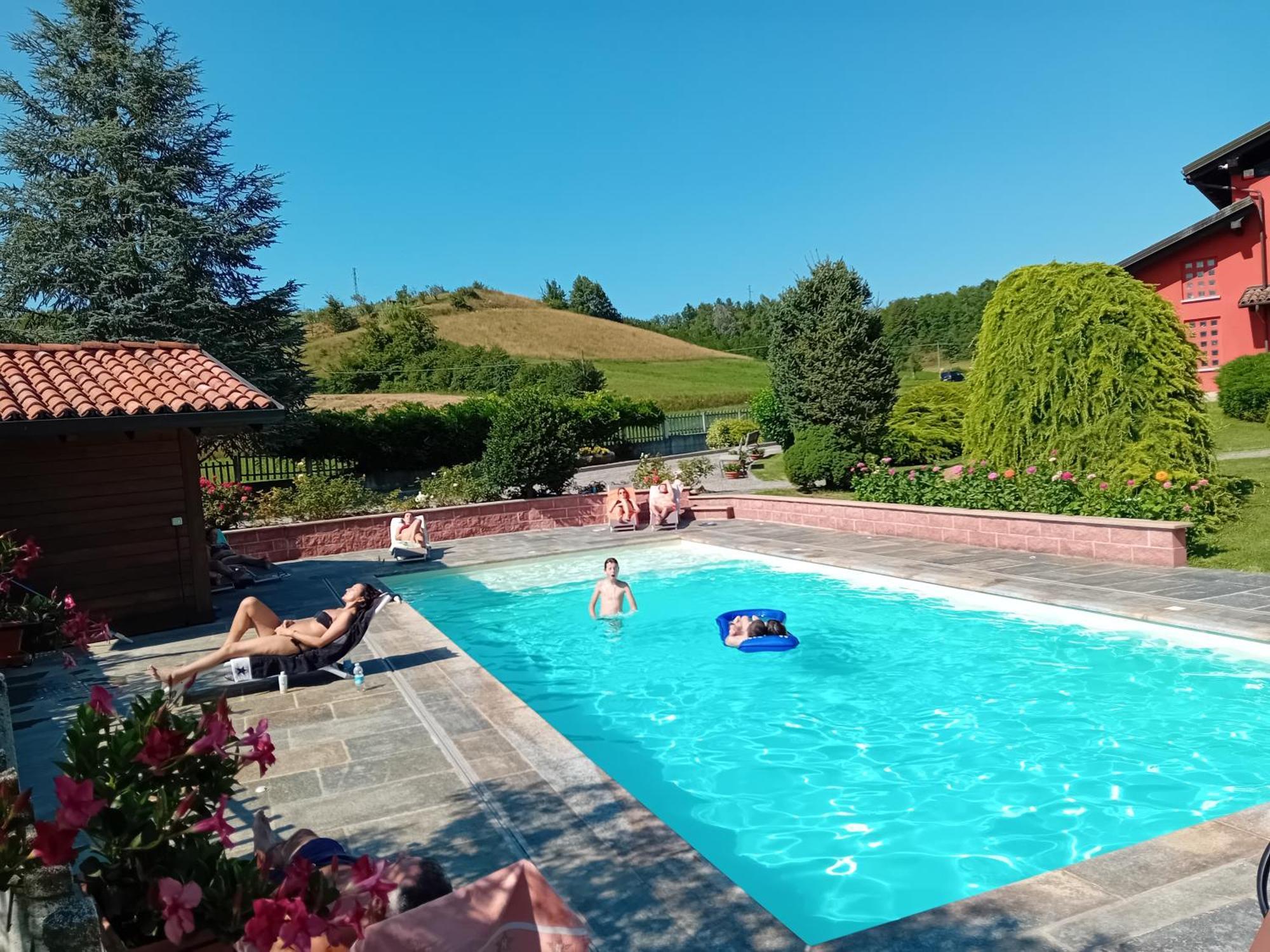 L'Isola Dla Cerrea Bed & Breakfast Mombasiglio Exterior photo